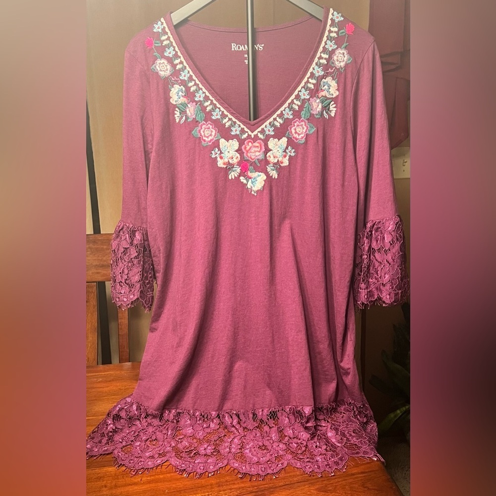 GUC Roaman’s Embroidered Burgundy Plum Tunic with Lace accents Women’s 18/20
